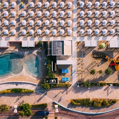 מיסאנו אדריאטיקו Hotel International Direttamente Sulla Sabbia מראה חיצוני תמונה